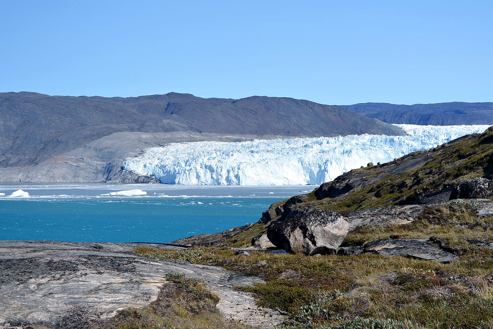 Kalaallisut, la lingua che scolpisce il ghiaccio: come il vocabolario Inuit modella una visione unica del mondo